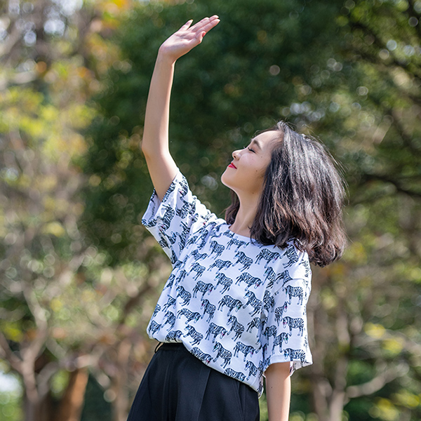 ST91064眼鏡斑馬寬版印花T恤