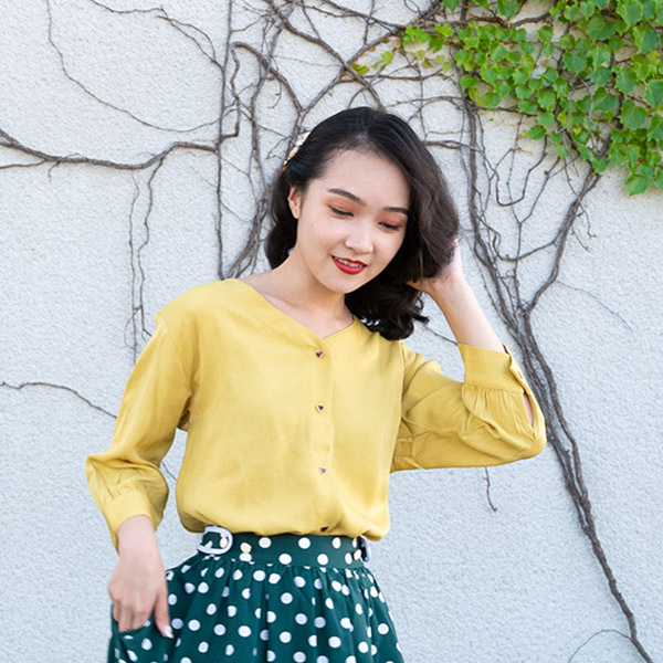 ST02022藏心秘密 上衣(芥黃)